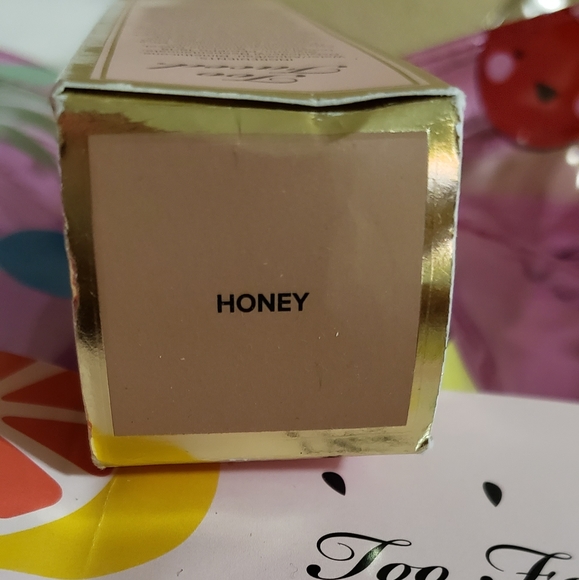 Too Faced Dew You Tutti Frutti Foundation - Picture 7 of 15
